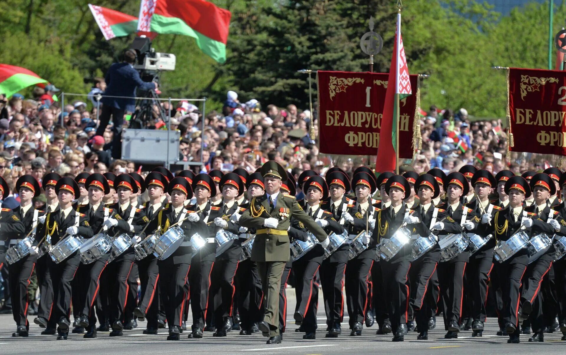 Парад рб 2025. Белорусский парад. парад в белоруссии. парад 9 мая минск. парад победы минск 2015.