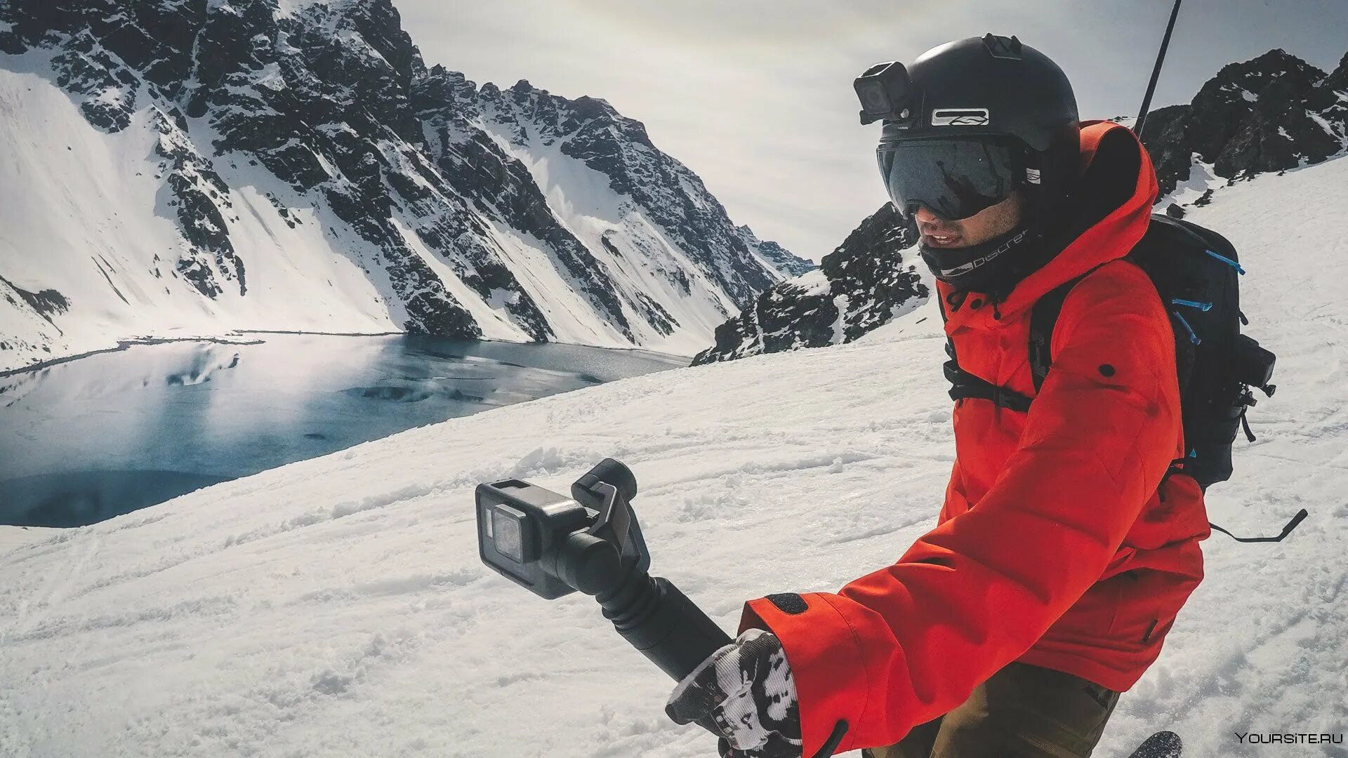 Gopro hero 10 bones. Экшн камера снимки. Экшн камера gopro abccs-002. Экшн курс. Кинорежиссура фото вертикально продюсер.