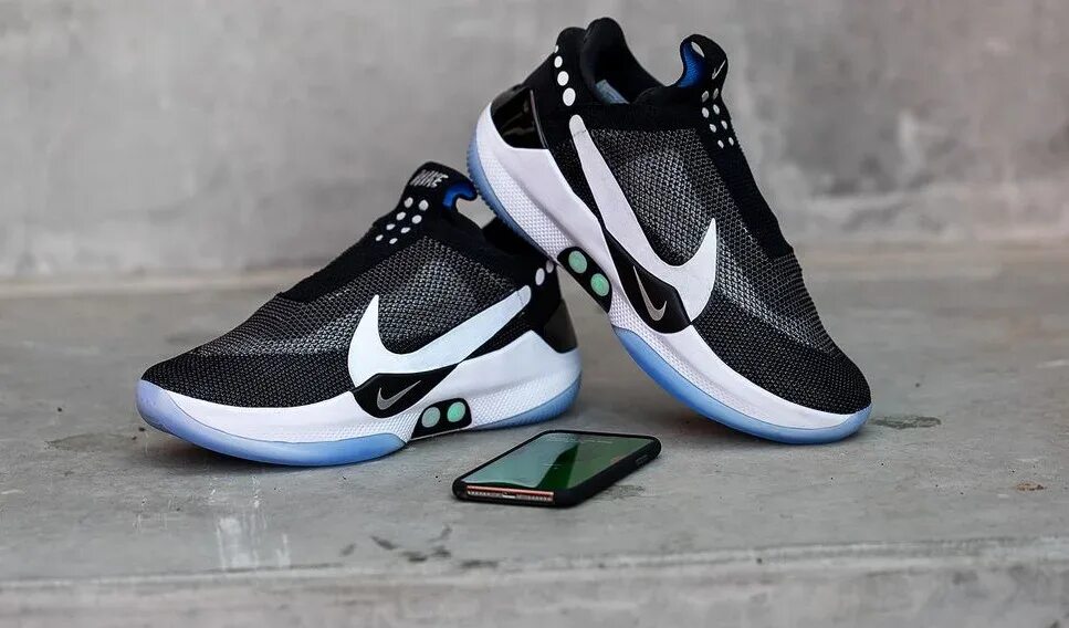 Найки мини. Виртуальные кроссовки. Найк update BB. Nike adapt TN. Найк название коллекции 2019.