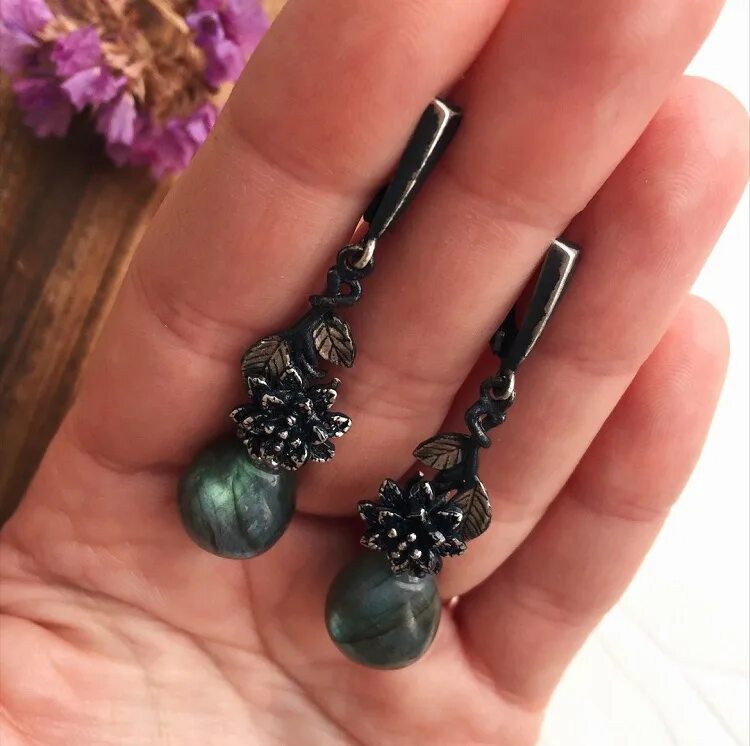 Потемневшее серебро. Почему чернеет серебро. Почему почернело серебро. Почернение серебра. Почему почернело серебро.