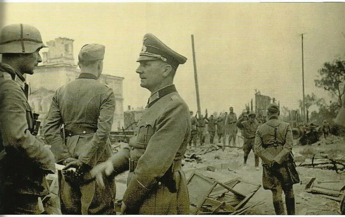 Немцы в бресте. Брестская крепость 22 июня 1941. Брестская крепость 1941. Солдаты брестской крепости 1941. Брестская крепость 22 июня 1941.