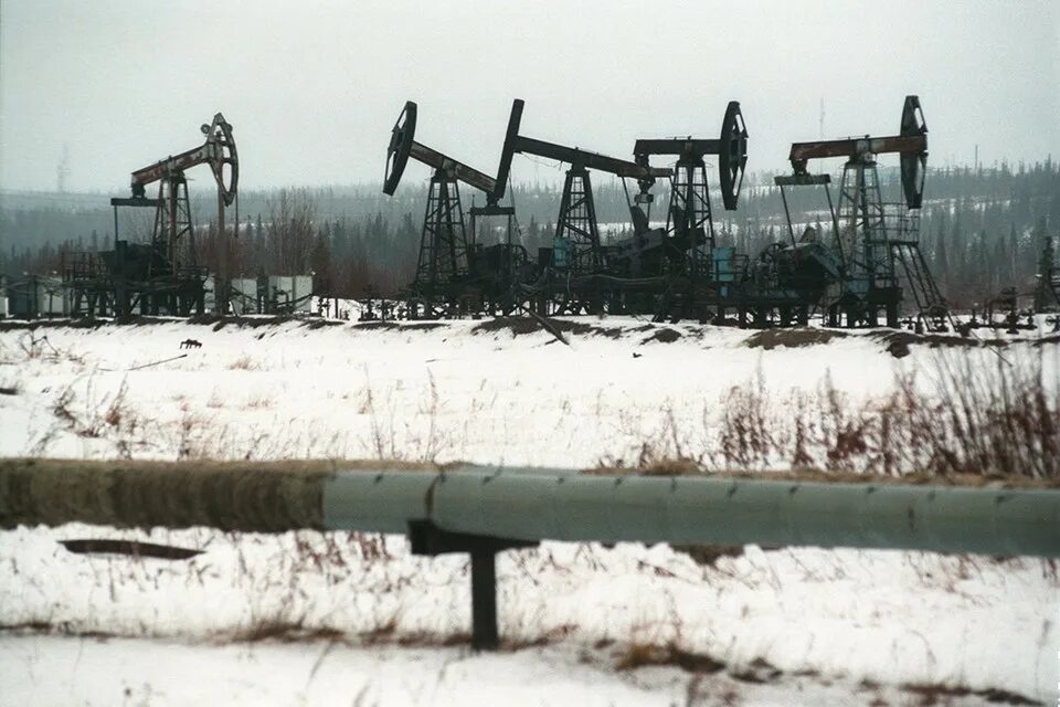 Нефтедобыча в России. Самотлорское нефтяное месторождение. Нефтяные скважины России. Нефтедобыча в Башкортостане.