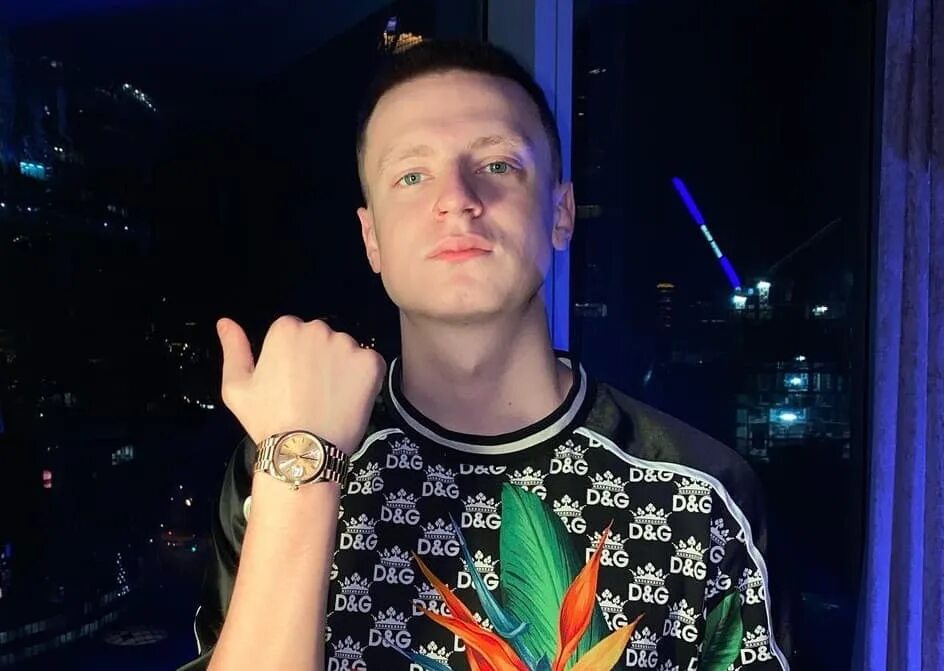 Mellstroy блоггер андрей бурим. Боров мелстрой. Стример мелстрой. Стример мелстрой. Миша мелстрой.