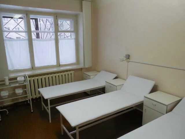 Палата дневного стационара. Дневной стационар 1 роддом. Роддом 3 дневной стационар. Тумбочка дневной стационар.