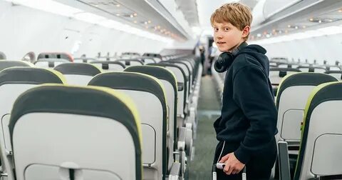 Можно ли летать за границу до 18