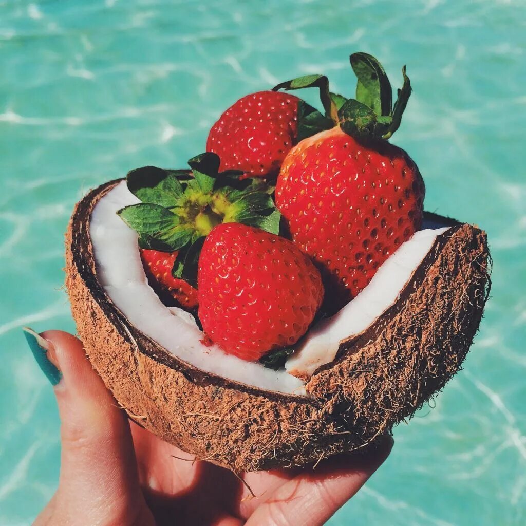 Пляж ягодное тольятти. Ягоды море атмосферно. Ягодное море. Ягодное море. Море фрукты.