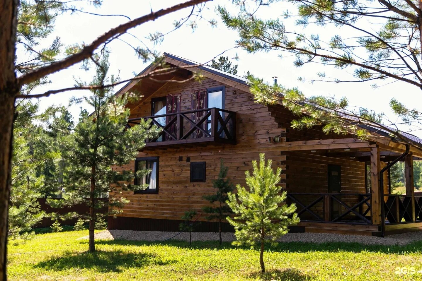 Загородный дом красноярск. Лесное загородный поселок Красноярск. Домик в лесу Красноярск. Загородные коттеджи в Красноярске. Лес коттеджный поселок Красноярск.