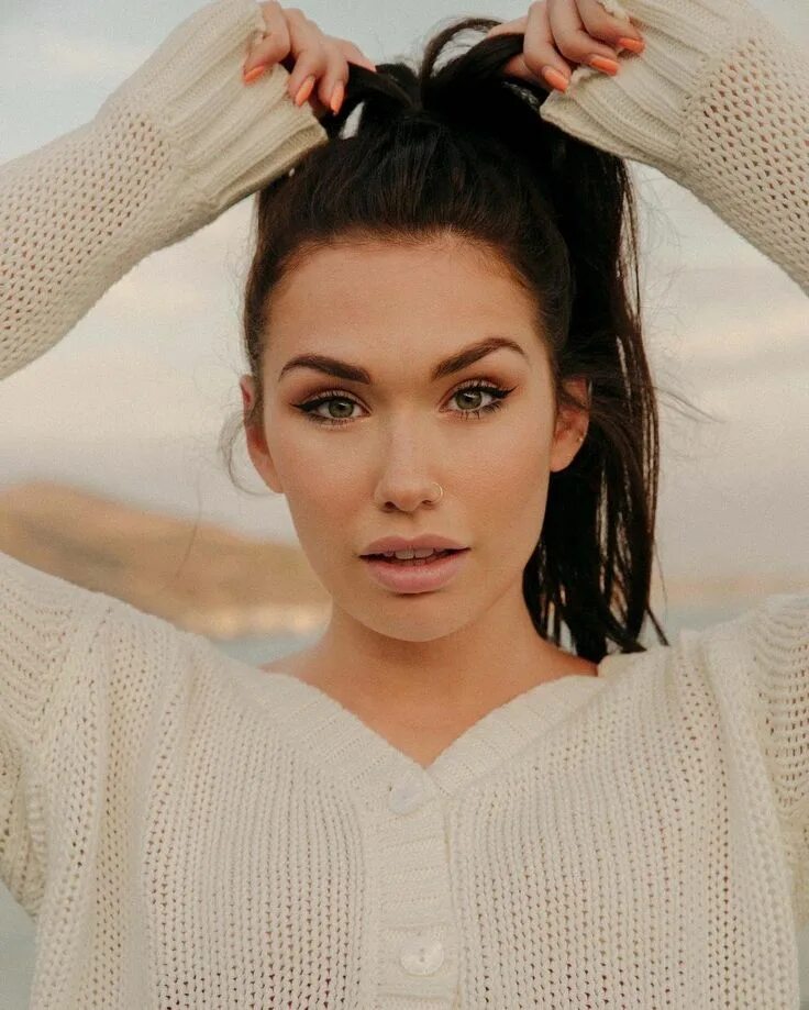 Model swift. Алекс свифт. алекс свифт модель. alexandra swift.