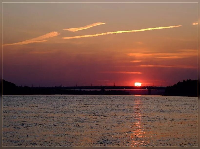 Закат над иртышом. Иртыш река на закате. Закат над иртышом. Рассвет на иртыше. В омске самые красивые закаты.