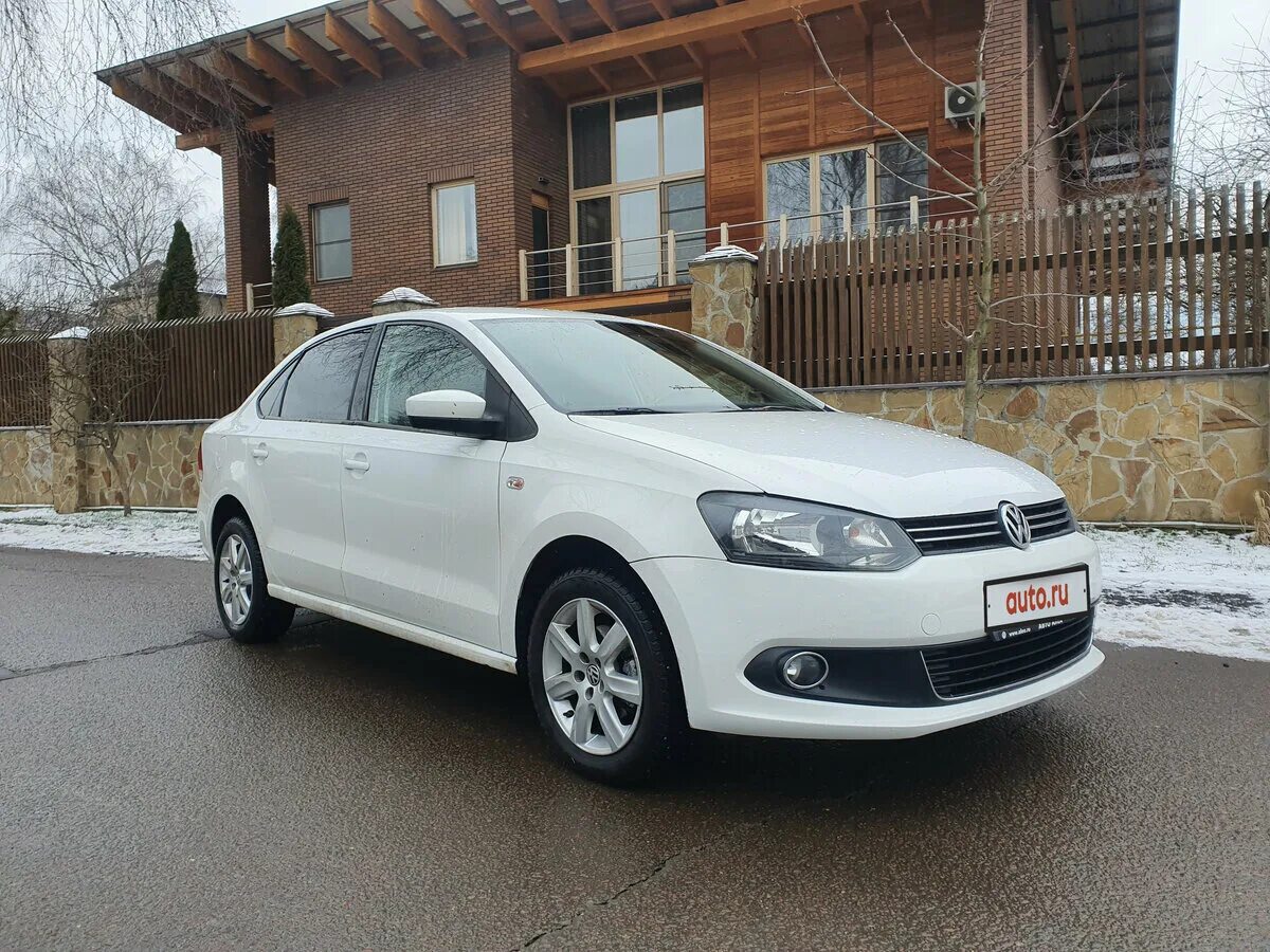 Vw polo 105 л с. Фольксваген поло 2012 года. Volkswagen поло 2012. Фольксваген поло 2012 белый. Volkswagen Polo 2014 1.6 at 105 серебристый.