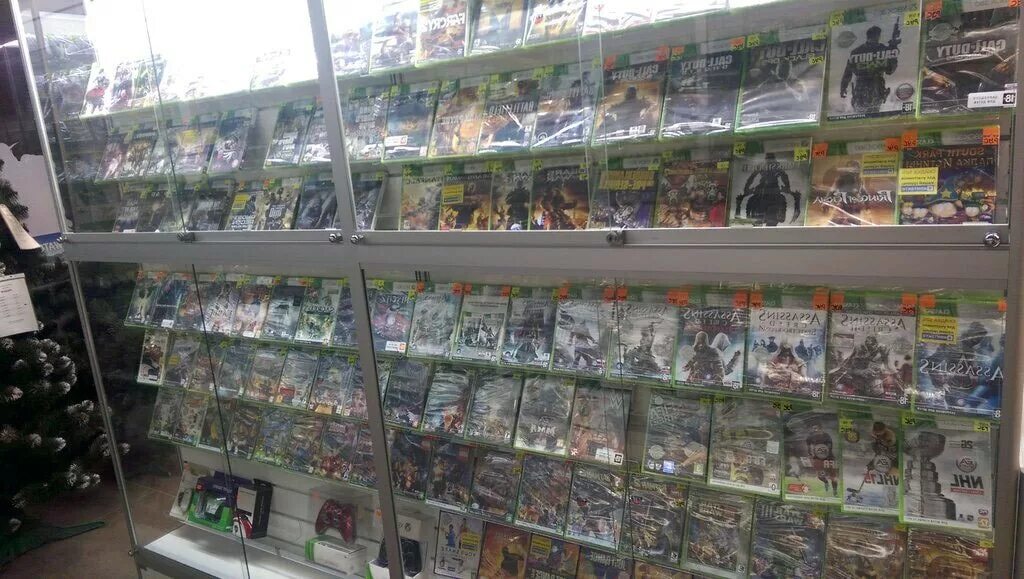 Магазин dvd диски. Магазин с музыкальными дисками. Пиратские dvd диски. Магазин диск. Магазин дисков.