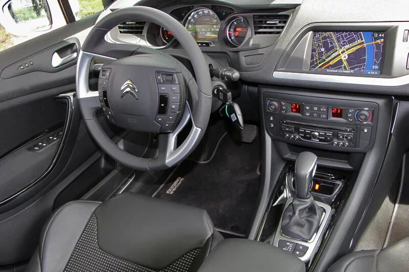 ситроен с5 х7 салон. Citroen c5 2010. Citroen c5 tourer салон. Citroen c5 2010. ситроен с5 комплектации.