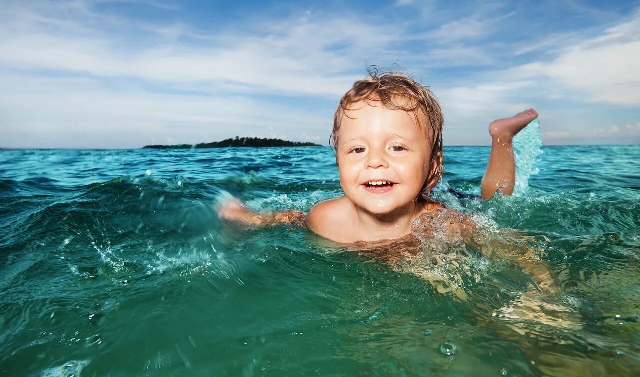 Ребенок любит воду
