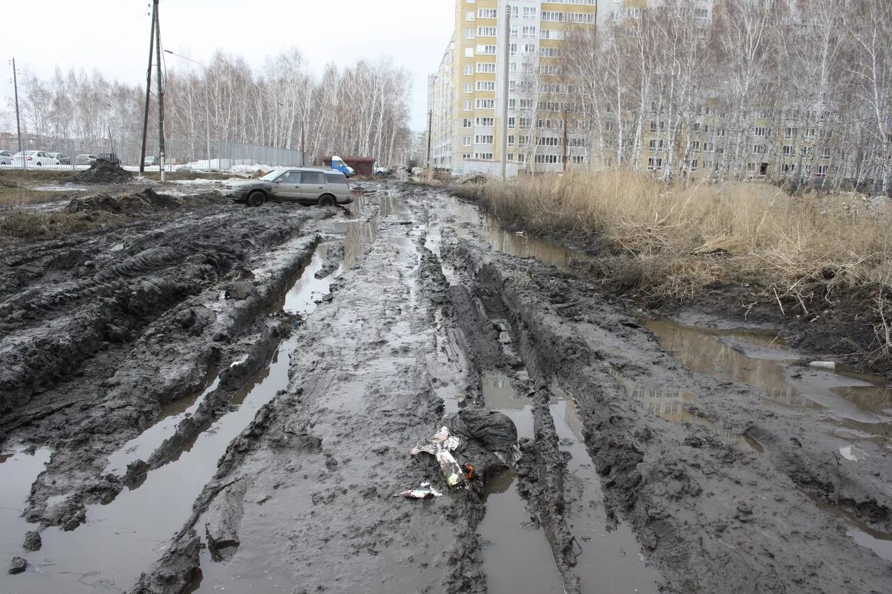 Ужасно грязно. Грязная дорога. Грязные дороги России. Грязная дорога в России. Весенние дороги в России.