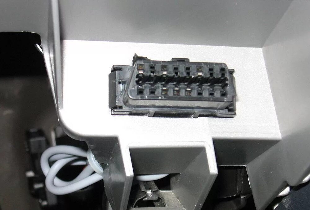 Обд порт. Фишка obd2 mark 2 110. Obd -2 порт. Тестера диагностического разъема obd 2. Jeep wrangler 1995 диагностический разъем.