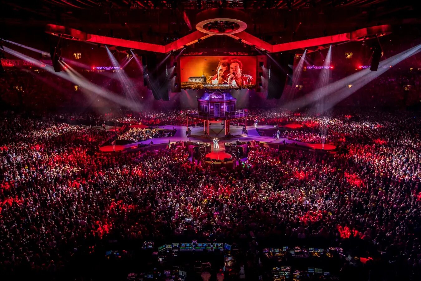 Red arena сочи. Red arena красная. Red arena красная. Арена детройт ред уингз. Ред арена сочи красная поляна.