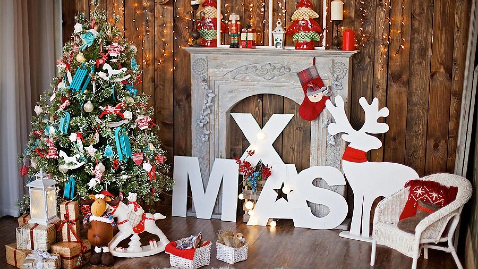 Чтобы дополнить новогоднюю фотозону другими атрибутами. Чтобы дополнить новогоднюю фотозону другими атрибутами. Рождественские декорации в интерьере. Чтобы дополнить новогоднюю фотозону другими атрибутами. Фотостудия виват рязань.