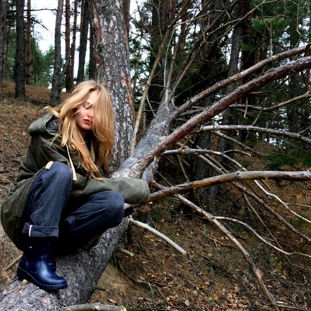 Блоггер из деревни инстаграм. Блоггер поля из деревки. девушка блогер из деревни.