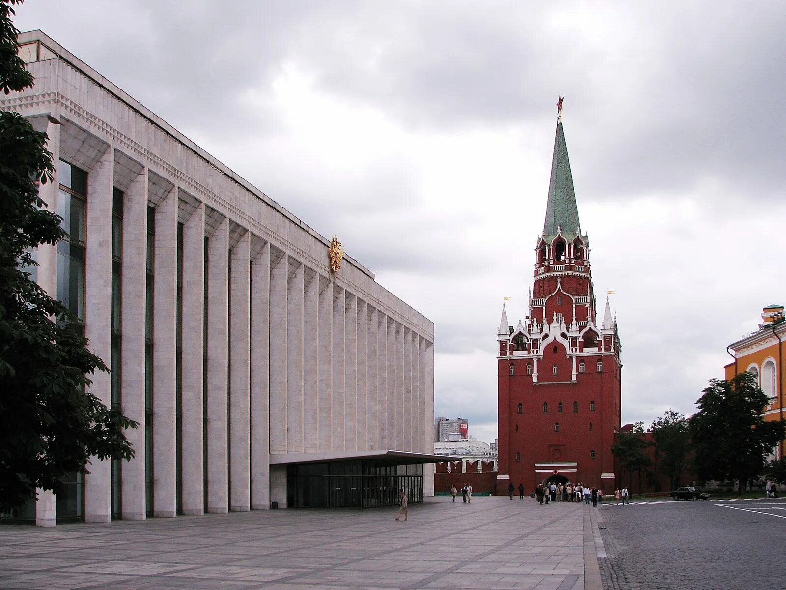 Static kremlin. Московский Кремль дворец съездов. Государственный Кремлёвский дворец дворцы Московского Кремля. Москва Кремлевский дворец съездов. Кремль государственный Кремлевский дворец.