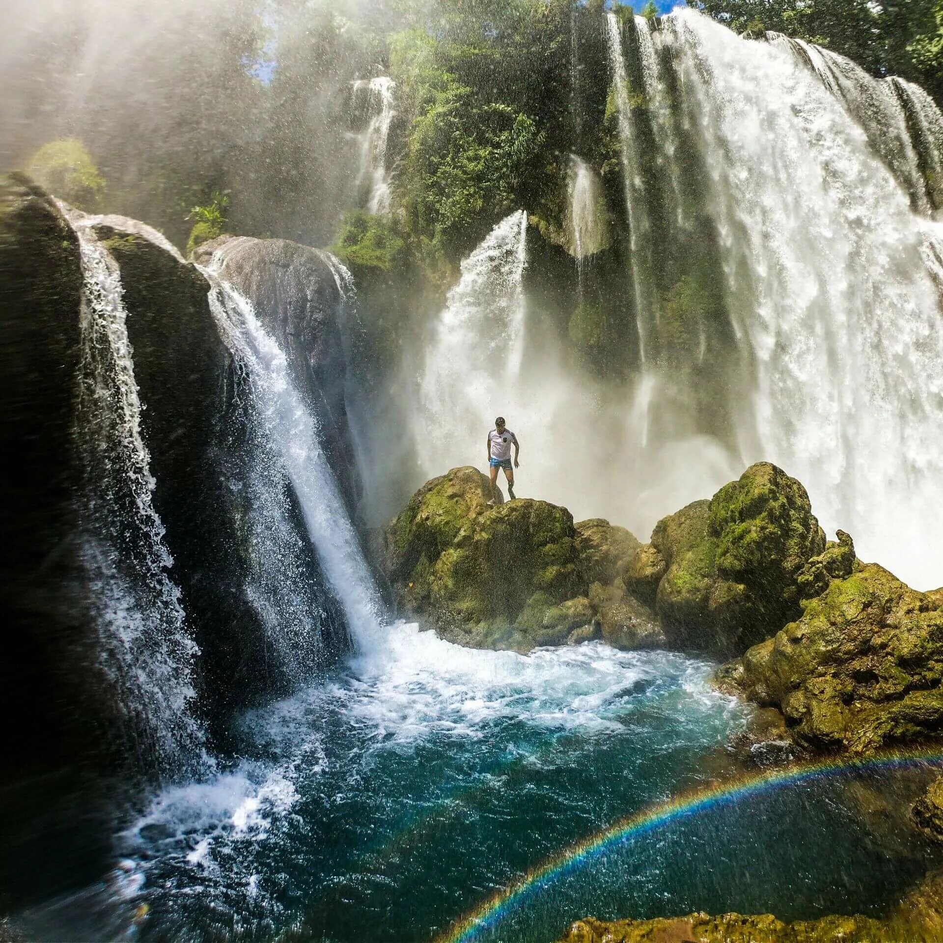 Могучий водопад. Cascada Pulhapanzac Гондурас. Могучие водопады