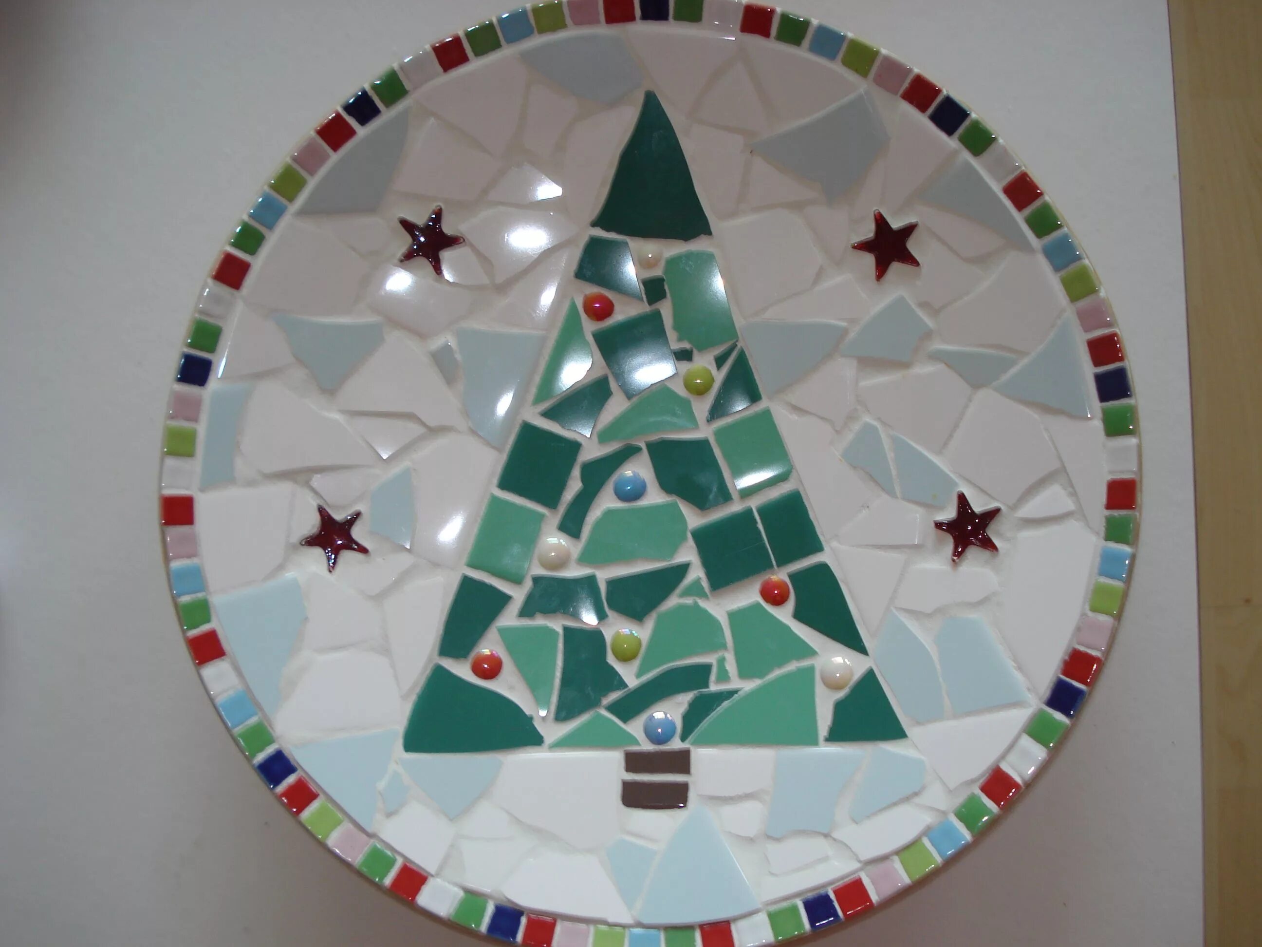 Зимой мозаики. Новогодняя мозаика. Новогодняя мозаика для детей. Поделки из мозаики. Новогодняя мозайка для детей.