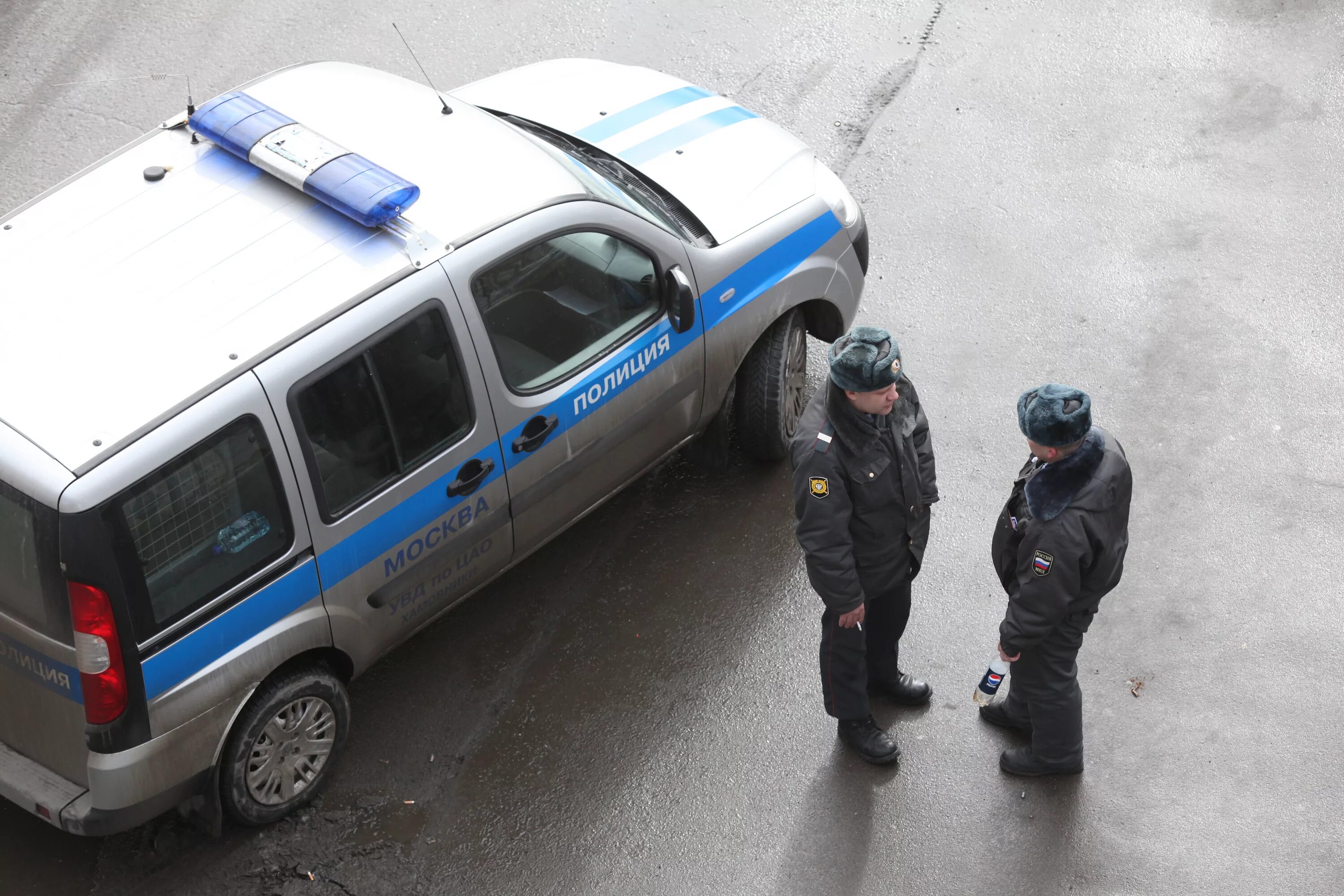 Двор полиции
