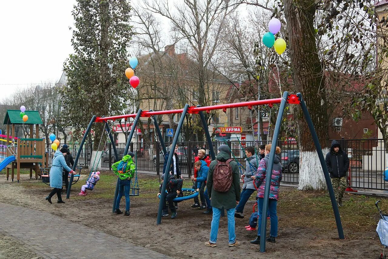 Развлечения в брянске. Парк железнодорожников Брянск. Парк культуры железнодорожников Брянск. Фокинский район парк железнодорожников. Парк ДК ЖД Брянск Фокинский район.