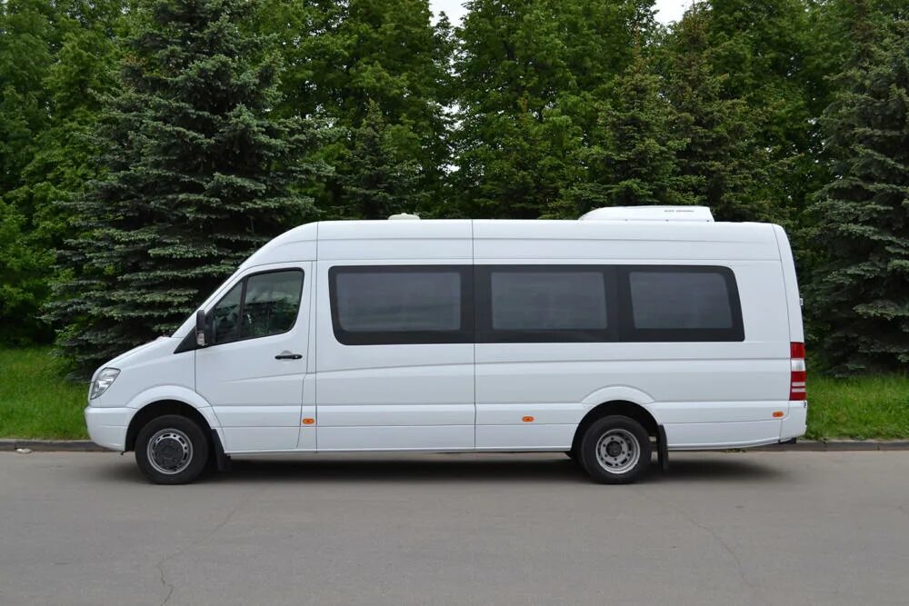 Белая пассажирский. Микроавтобус мерседес спринтер. Sprinter 2020 white. Мерседес спринтер белый пассажирский. Мерседес спринтер белый пассажирский.