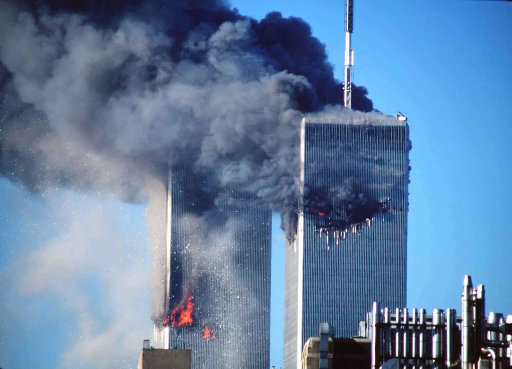 Теракт башен близнецов 11 сентября 2001. Башни-Близнецы 11 сентября 2001. Аль Каида 11 сентября 2001. ВТЦ Нью-Йорк башни Близнецы. Теракты 11 сентября 2001 года.