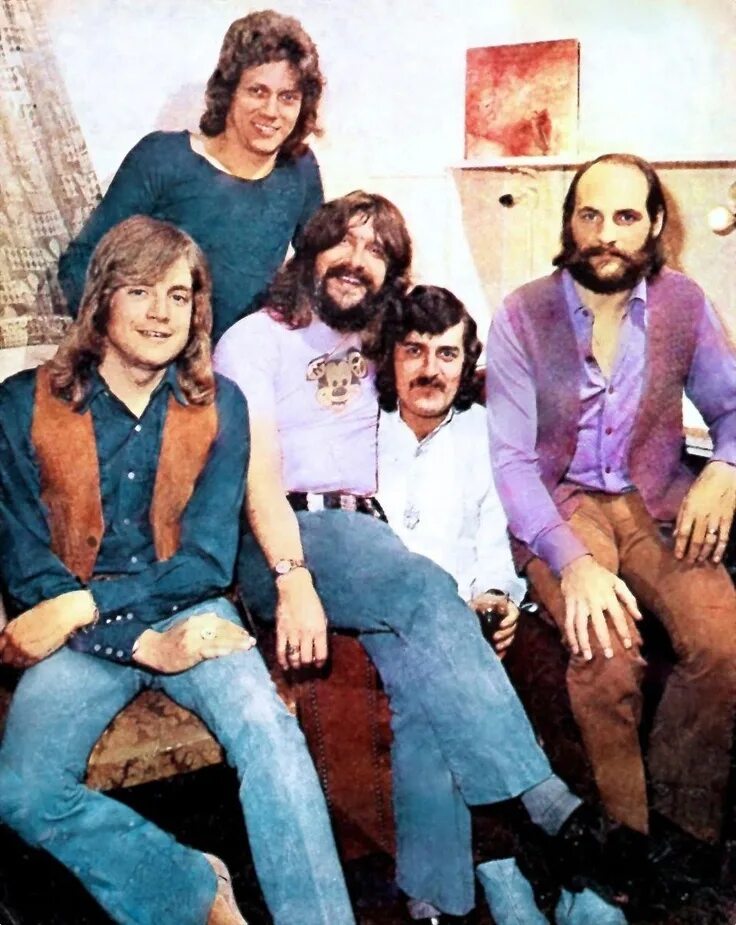 Группа the moody blues альбомы. Группа the moody blues. Группа the moody blues. Группа the moody blues. Moody blues.