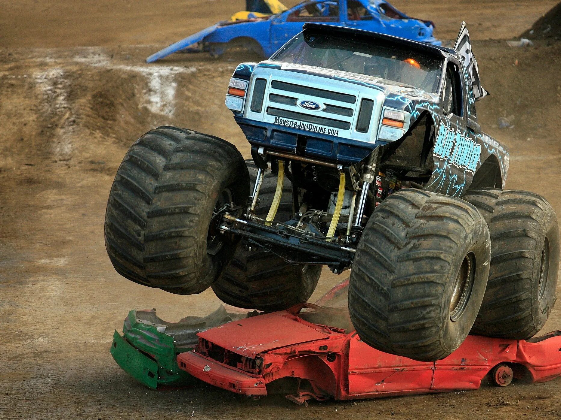 Монстер трак нива. Форд 750 монстр трак. Cars monster trucks inc. Монстр трак коричневый. Монстр трак 3.
