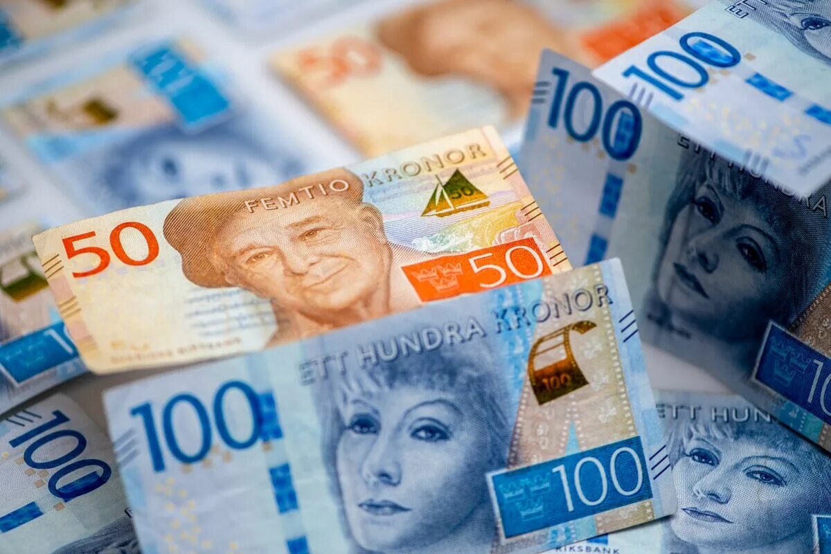 Шведская крона к евро на сегодня. Валюта Швеции. Шведская крона. Шведские кроны купюры. Крона деньги Швеции.