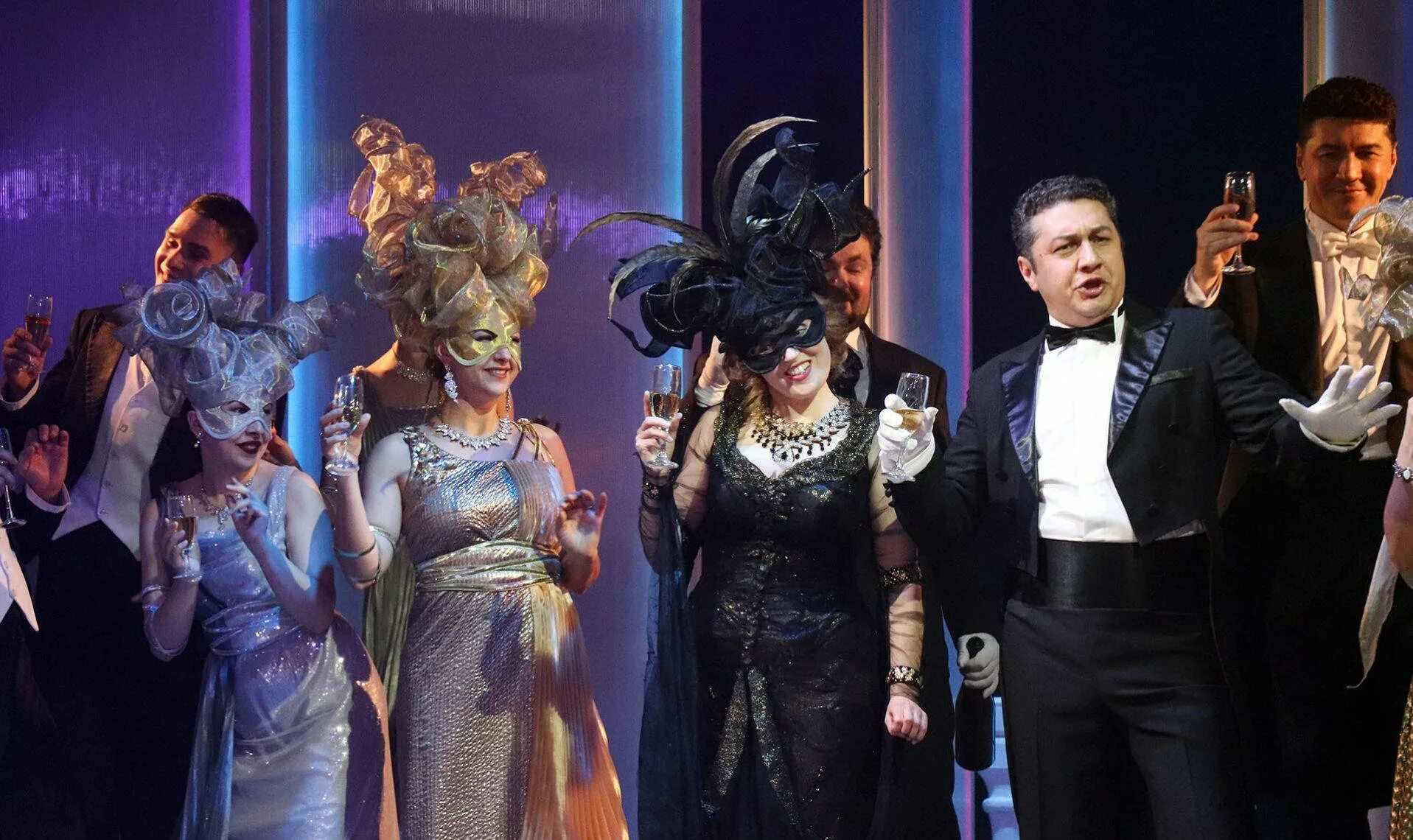 Летучая мышь московский театр оперетты. Московский государственный академический театр оперетты. Театр оперетты вакансии. Пятигорск театр оперетты сильва. Театр оперетты анна каренина зал.