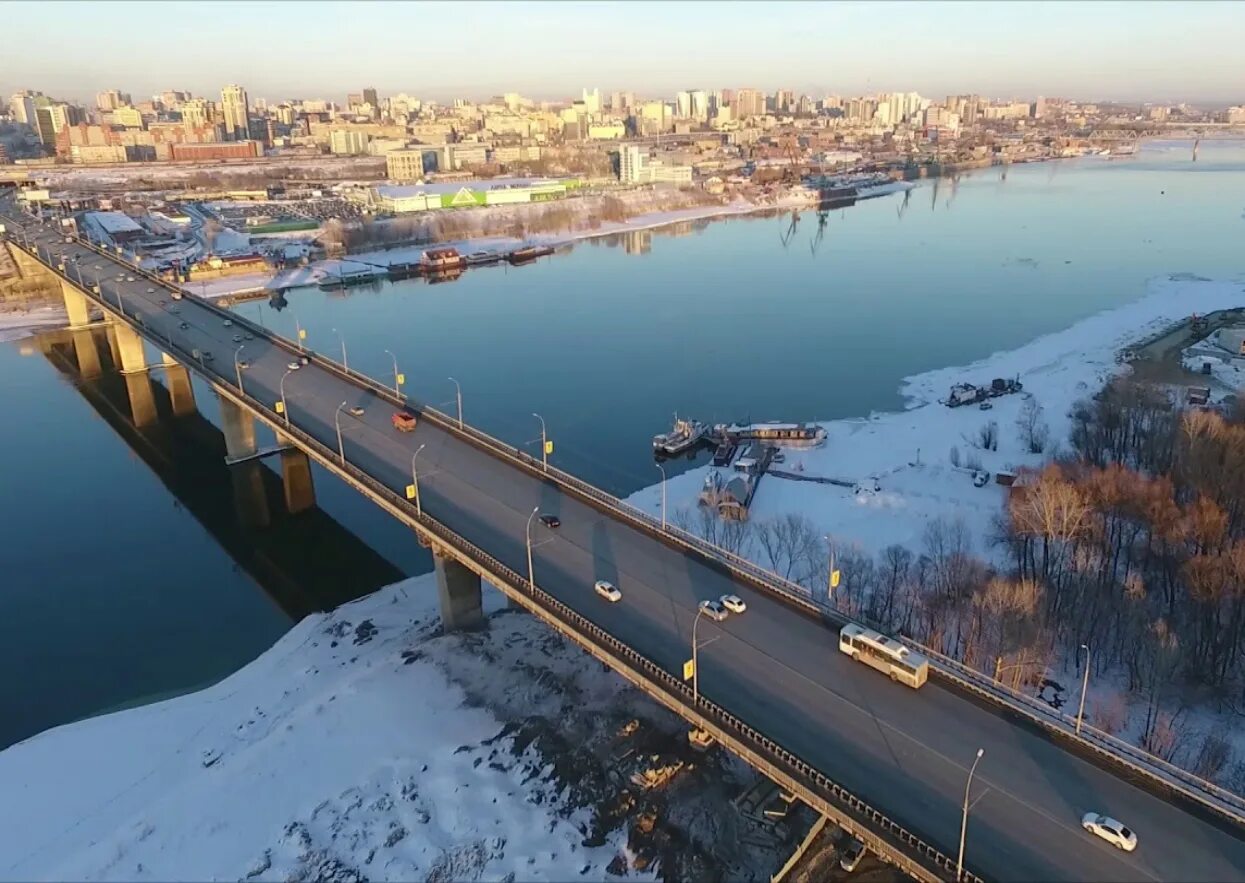 Правая обь новосибирск. Дмитровский мост в Новосибирске. Дмитриевский мост Новосибирск. Димитровский мост через Обь в Новосибирске. Высота моста Димитровский Новосибирск.