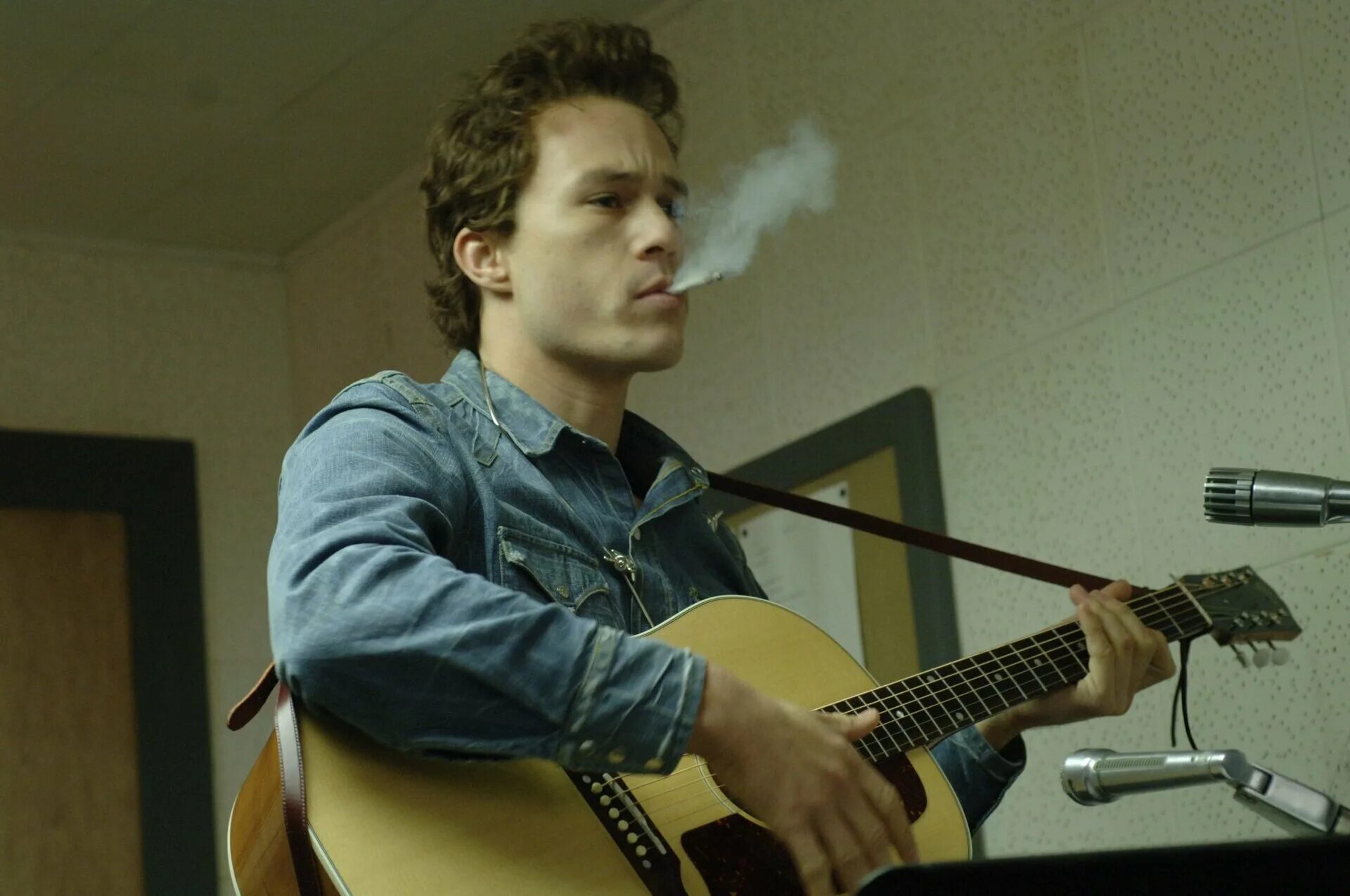 Н е т 2007. Хит леджер боб дилан. хит леджер 2007. меня там нет фильм 2007. хит леджер меня там нет.