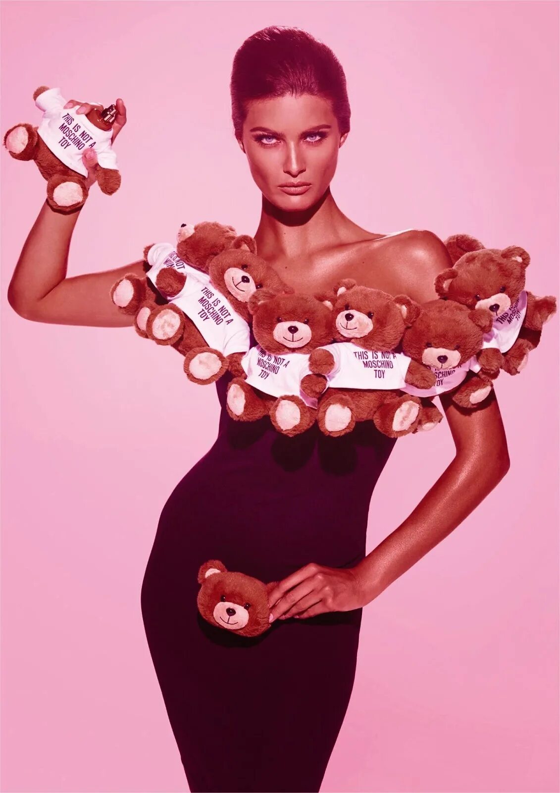 Реклама духов москино. Moschino Toy 2014. Moschino Toy by Jeremy Scott. Moschino 2.