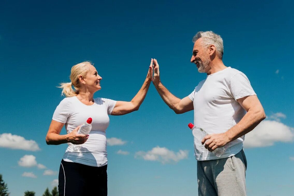 Условие долголетия. Травматизм пожилых людей. Здоровый образ жизни для пожилых людей. Активный образ жизни. Активные пожилые люди.