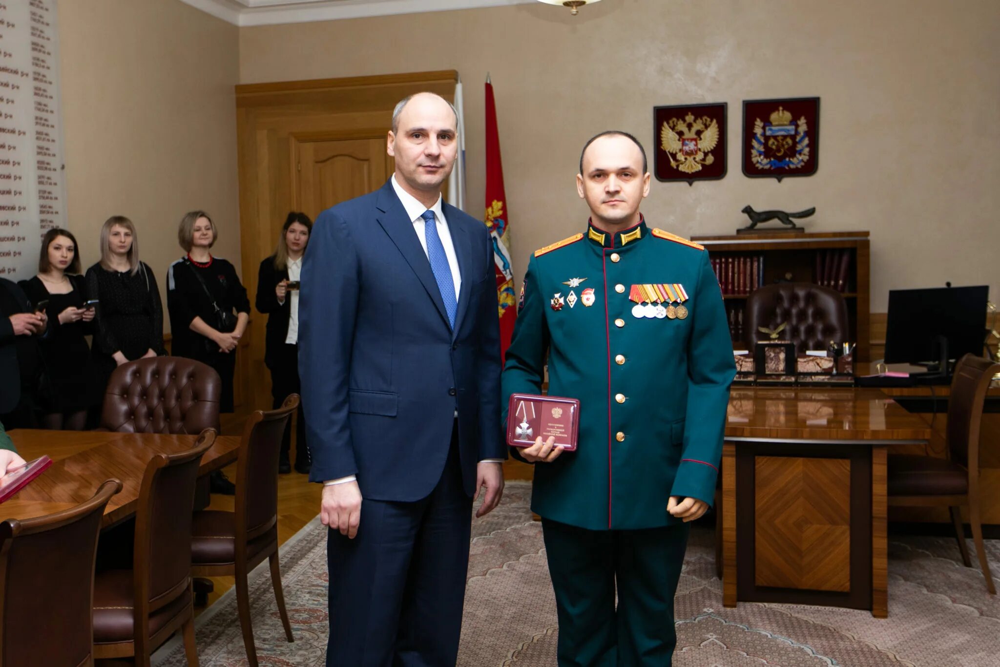 Награждение военнослужащих. Награждение орденом. Награждение военнослужащих государственными наградами. Губернатор вручил награды