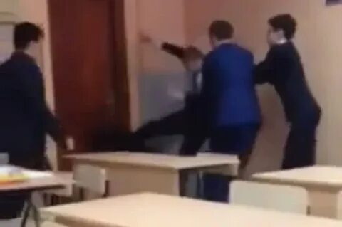 Встал на одноклассницу