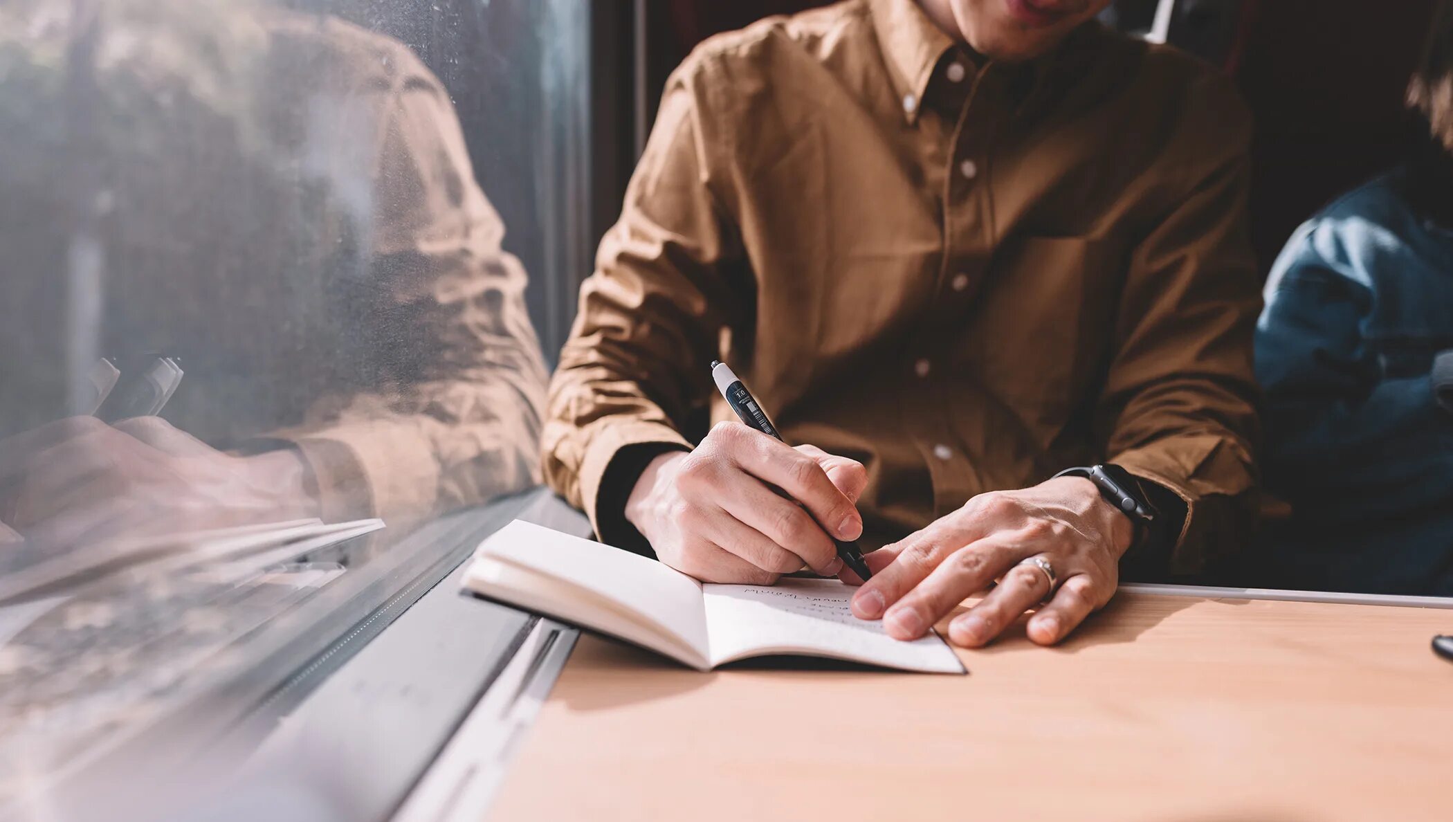 Man writing. Man writing a Letter. Писатель креатив. Writing for journalists. Trip story