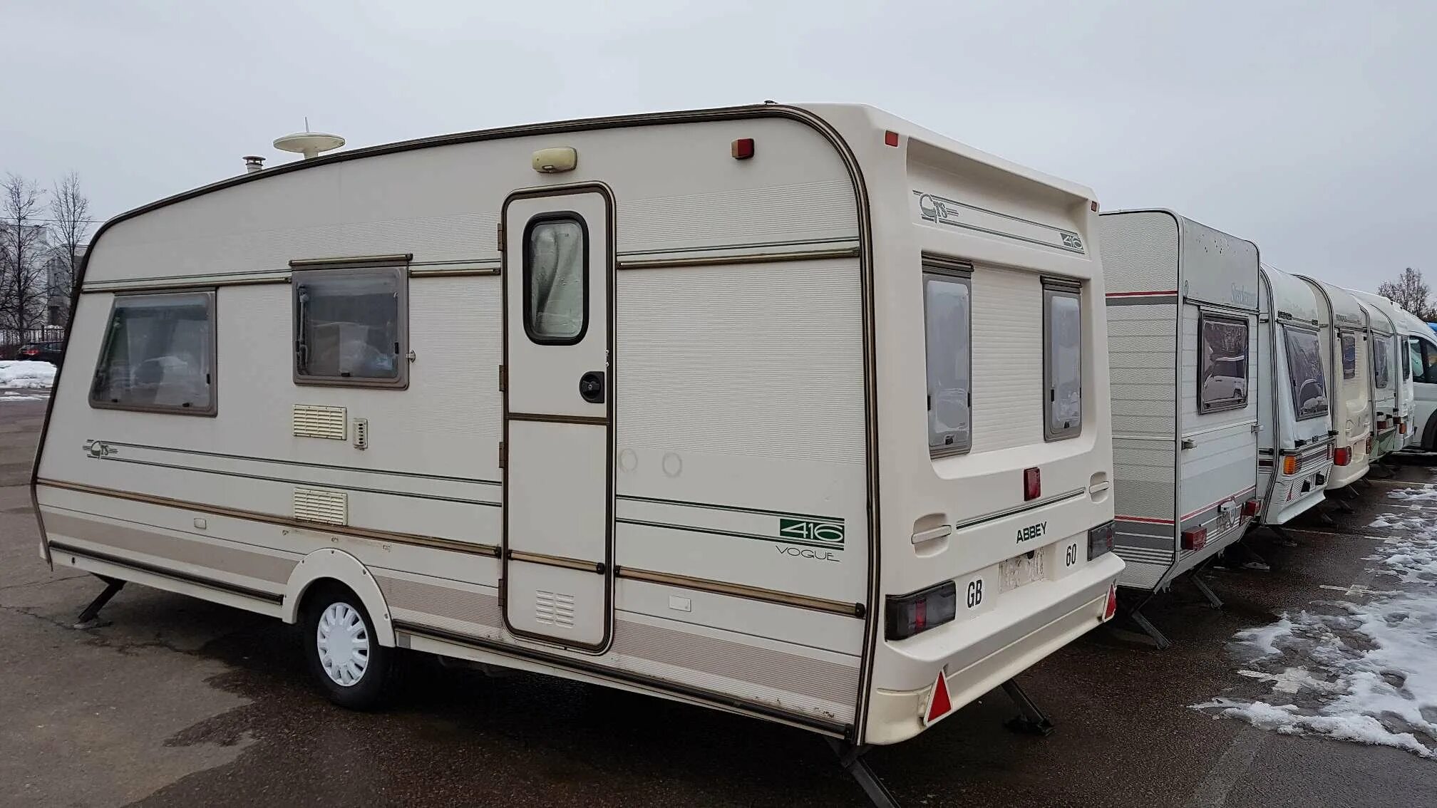 Продажа караванов. Прицеп-кемпер Караван 300. ИЖ 2517 автодом. Прицеп-дача Tec Caravan, 2005. Кемпер автодом прицеп дача 2500.