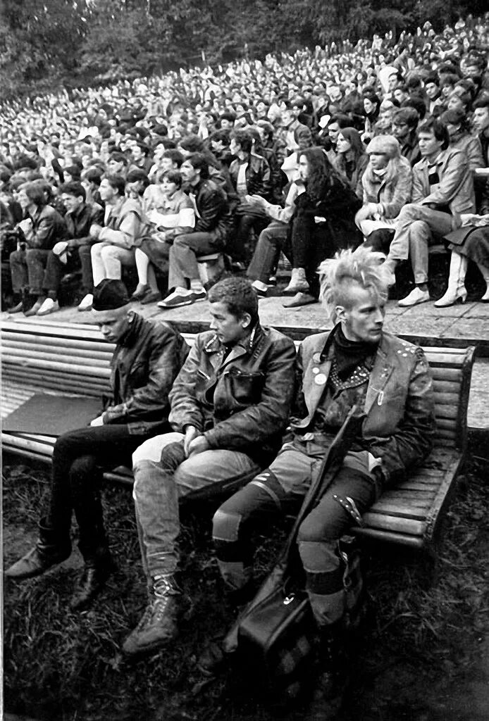 Подольск 87 рок фестиваль. Рок фестиваль 1987. Рок фестиваль 1987. Фестиваль подольск 1987. Рок фестиваль.