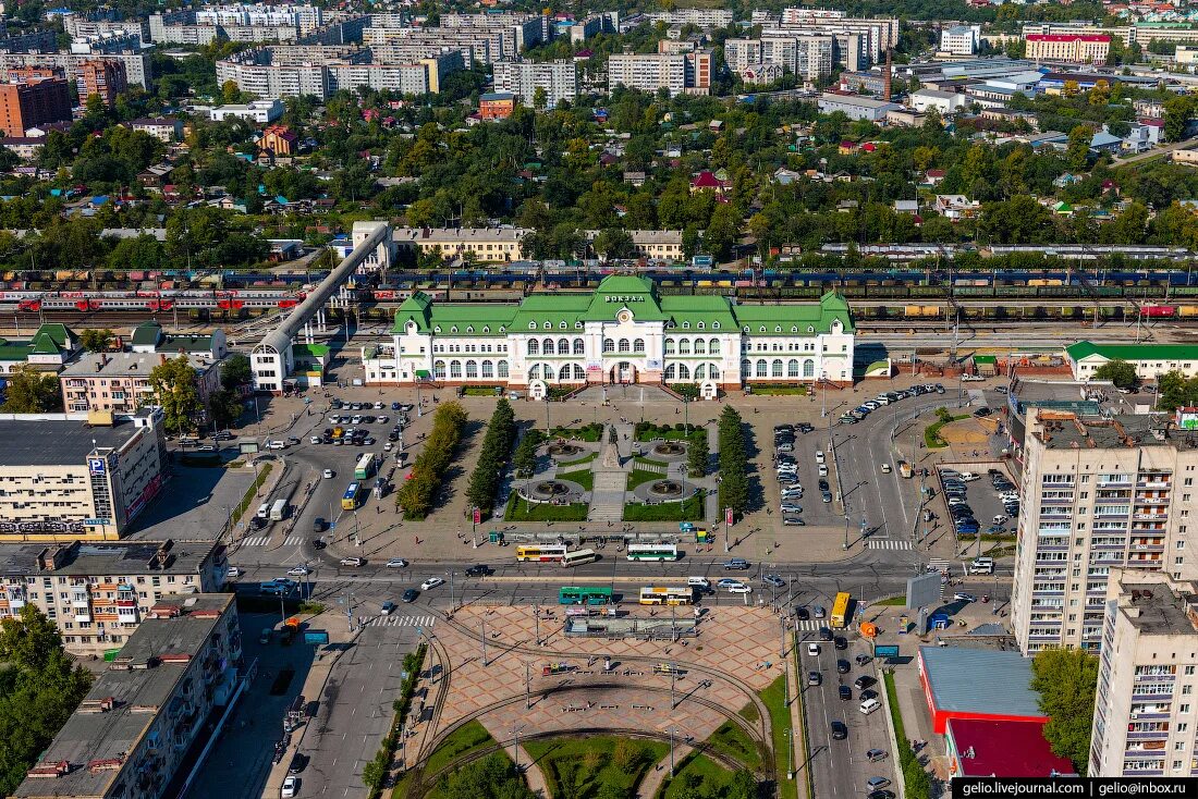 Вокзальная площадь Хабаровск. Привокзальная площадь г Хабаровска. Хабаровск ж/д вокзал площадь. ЖД вокзал Хабаровск. Пл вокзальная