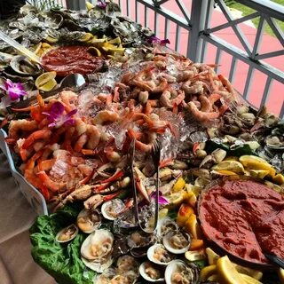 Фото стола с мясом