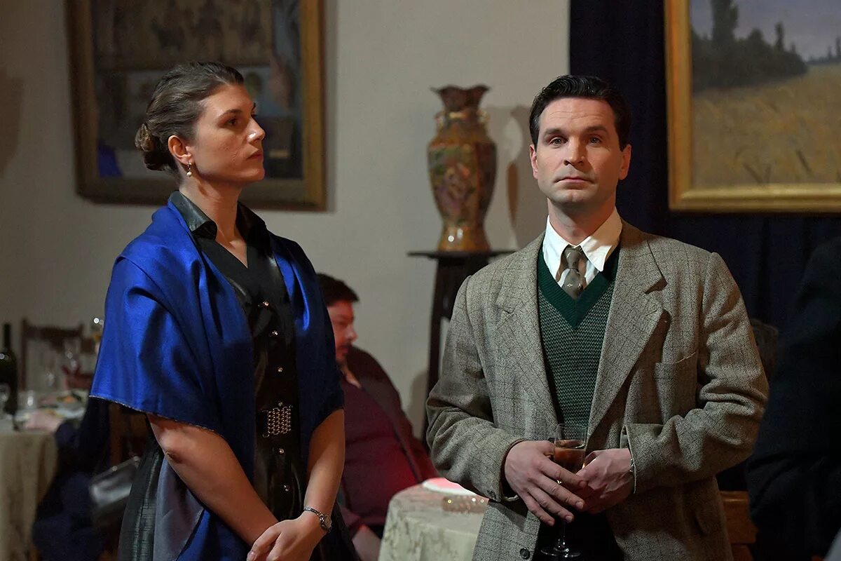 Лигенда. Мэтт райан константин легенды завтрашнего дня. Братья крэй том харди. Ронни крэй 2015. Легенда 2015 реджи.