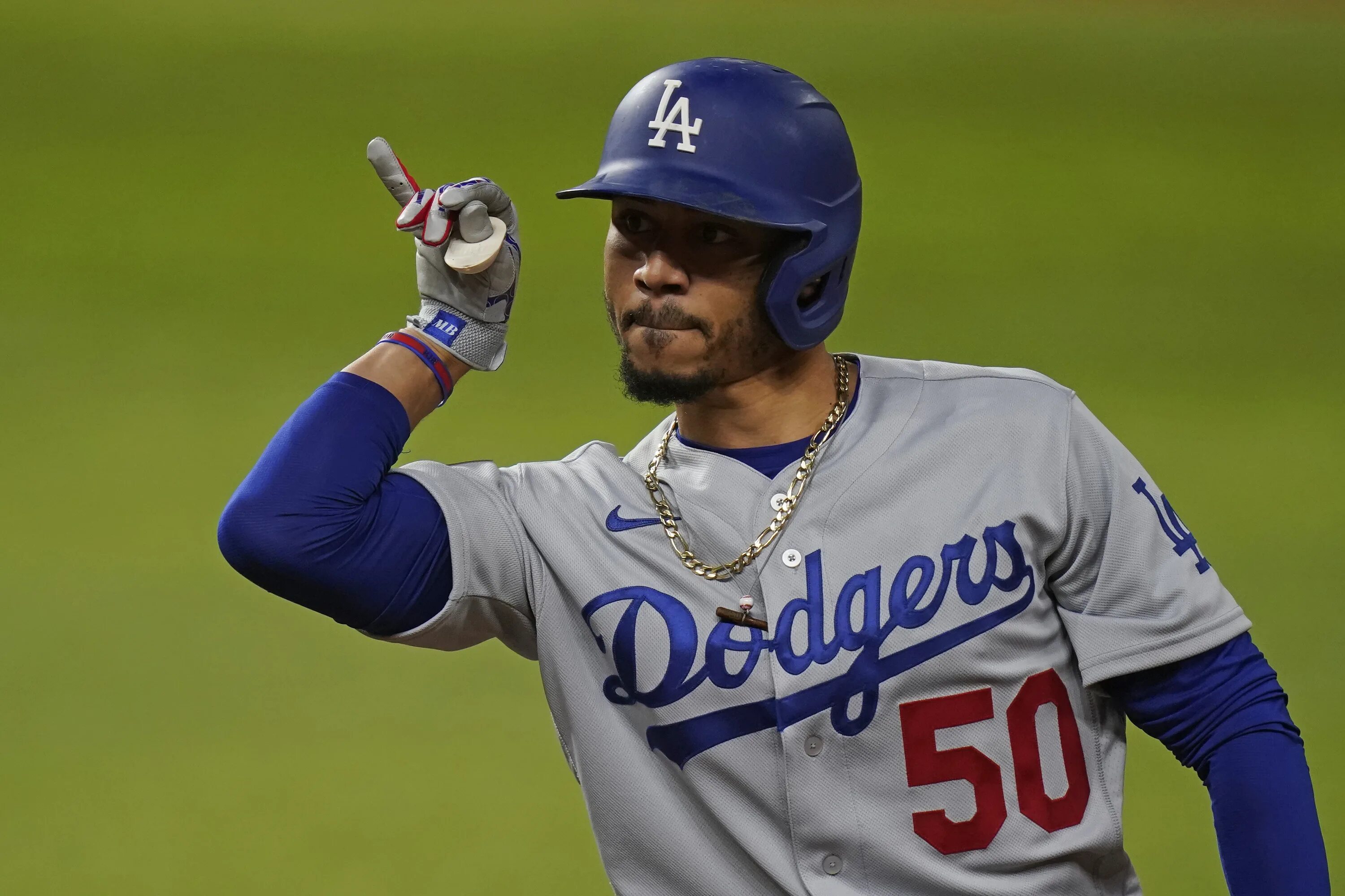 Los angeles dodgers. Лос-Анджелес Доджерс. Mookie Betts Dodgers. Dodgers команда. Лос Анджелес Доджерс Маскот.