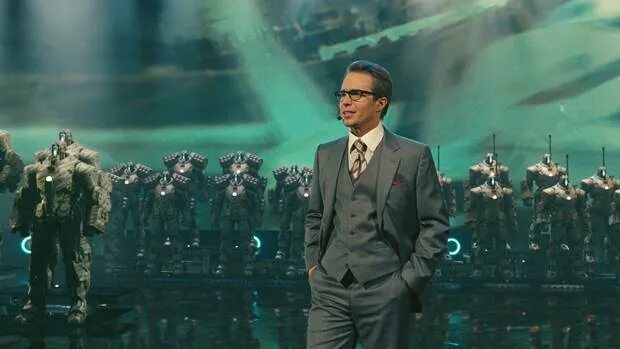 Джастин хаммер железный человек 2. Хаммер железный человек. Джастин хаммер железный человек 2. Сэм рокуэлл железный человек. Джастин хаммер железный человек 2.