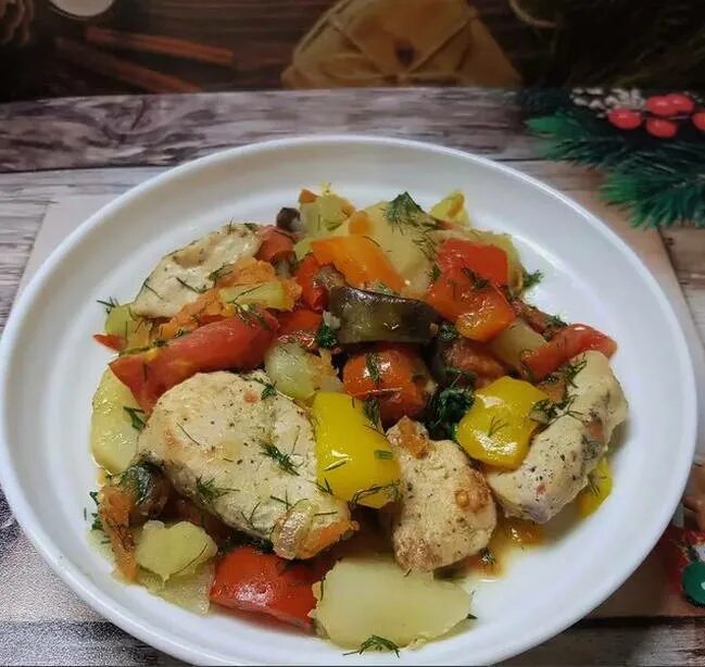Овощное рагу с куриной грудкой рецепт. Овощное рагу. Овощное рагу с куриной грудкой рецепт. Овощное рагу классический. Куриная грудка тушеная с овощами.