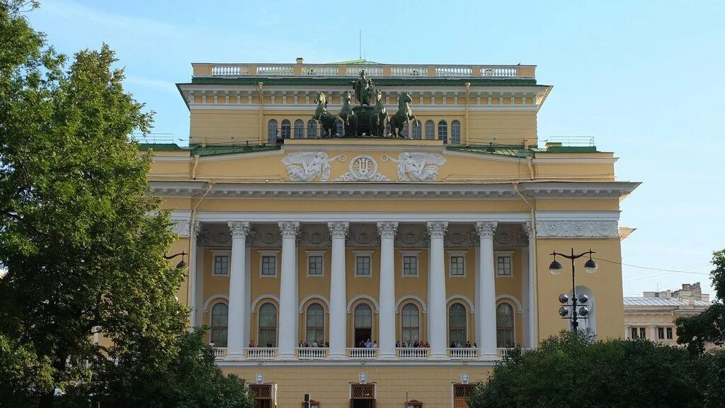 Площадь Островского Александринский театр. Александровский театр СПБ. Александрийский театр Горностаев. 19 Века Питер Александровский театр. Александрийский театр март