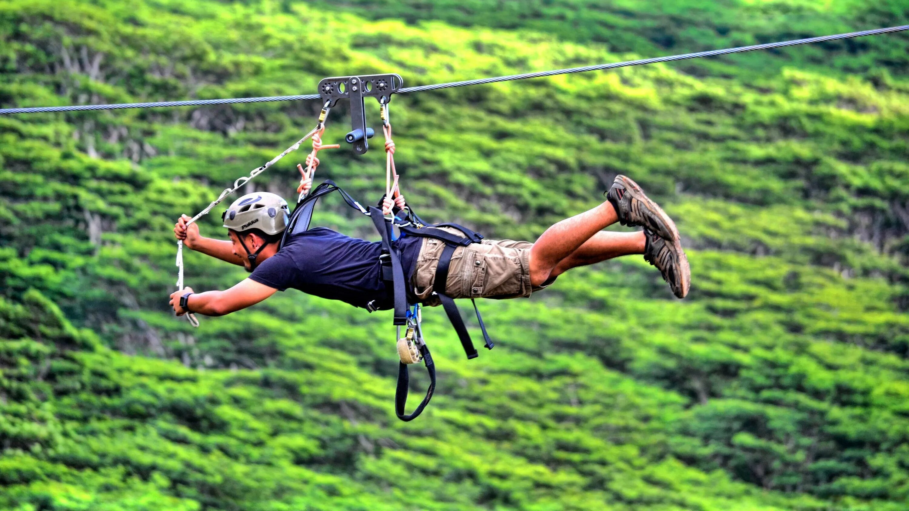Zip line. Зиплайн тарзанка. зиплайн - zip line. троллей туризм. троллей зип лайн.